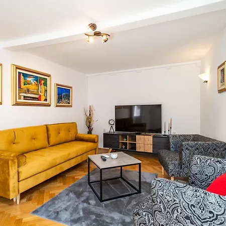 Old Town Duodecim Hébergement de vacances